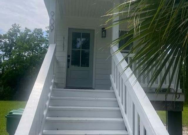 Property at 909 Sears Ave, Waveland, MS 39576, 1 bed, 1 bath