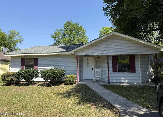 Property at 1321 Oakhill Ave, Gulfport, MS 39507, 3 beds, 2 baths