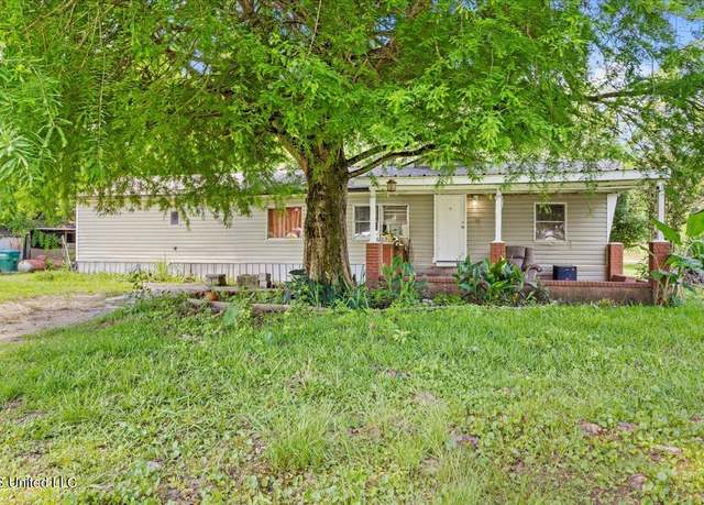 Property at 18295 Robin Oaks Dr, Gulfport, MS 39503, 3 beds, 1 bath