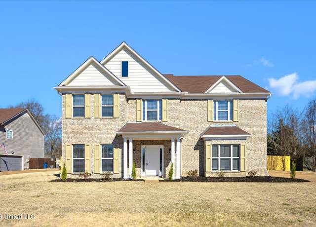 Property at 8952 N Courtly Cir, Olive Branch, MS 38654, 5 beds, 2.5 baths