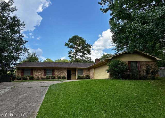 Property at 1301 Beverly Dr, Clinton, MS 39056, 4 beds, 2 baths