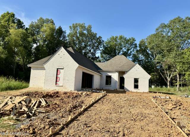 Property at 104 Jasmine Cove Dr, Brandon, MS 39042, 4 beds, 3 baths