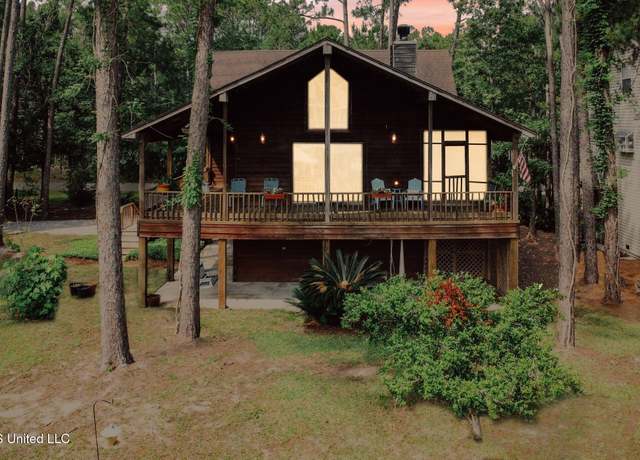 Property at 112 Dogwood Ln, Pass Christian, MS 39571, 4 beds, 3 baths