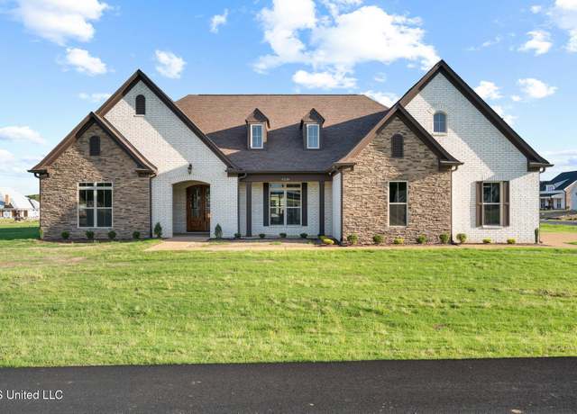 Property at 4339 Brooke Dr, Nesbit, MS 38651, 4 beds, 3.5 baths