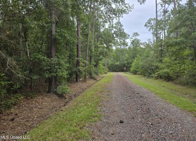 Property at 4010 Tenth St, Bay Saint Louis, MS 39520