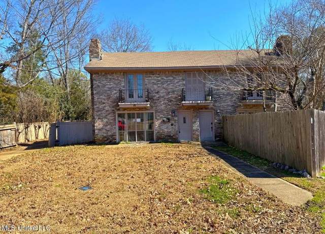 Property at 540 Woodland Hills Pl, Jackson, MS 39216, 2 beds, 2.5 baths