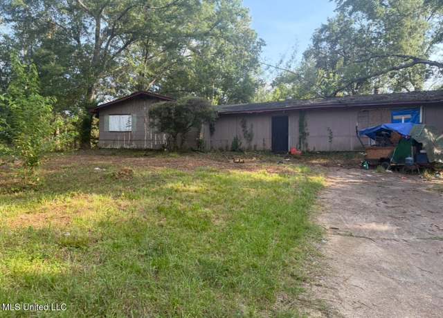 Property at 1003 Deryll St, Jackson, MS 39212, 4 beds, 2 baths