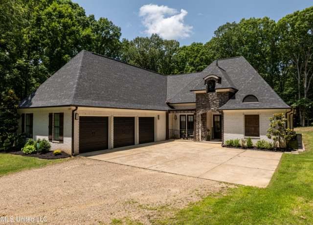 Property at 5205 Polk Ln, Olive Branch, MS 38654, 5 beds, 3 baths