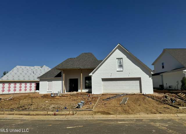 Property at 102 Herons Bay Cir, Madison, MS 39110, 3 beds, 3 baths