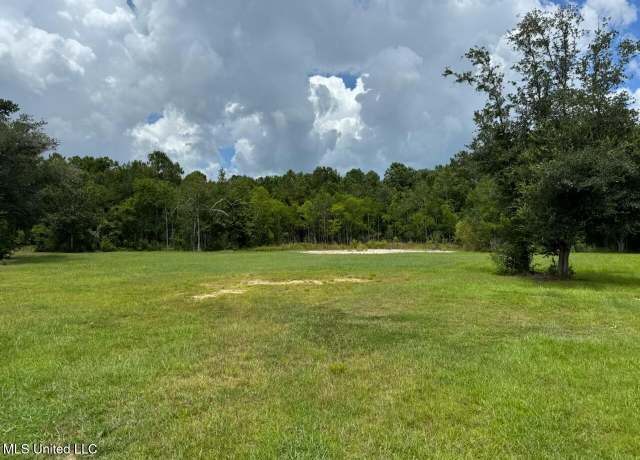 Property at 2 Hunter Hallow, Waveland, MS 39576