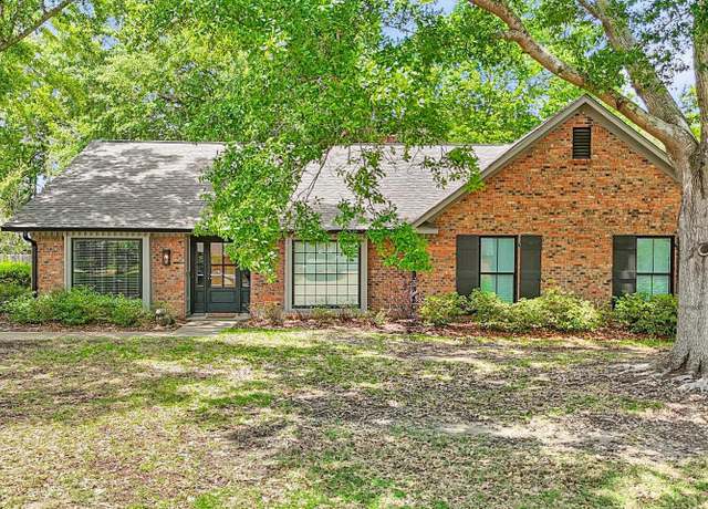 Property at 115 Westlake Dr, Brandon, MS 39047, 4 beds, 2 baths