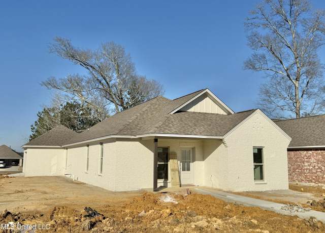 Property at 901 Gemstone Dr, Brandon, MS 39042, 3 beds, 2 baths