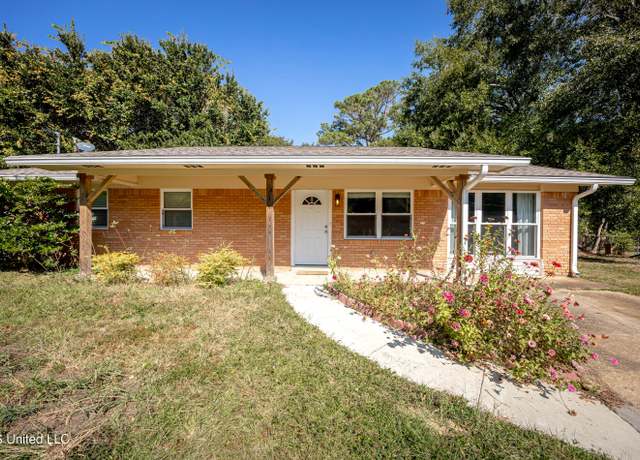 Property at 103 Burton Ct, Ocean Springs, MS 39564, 4 beds, 2.5 baths