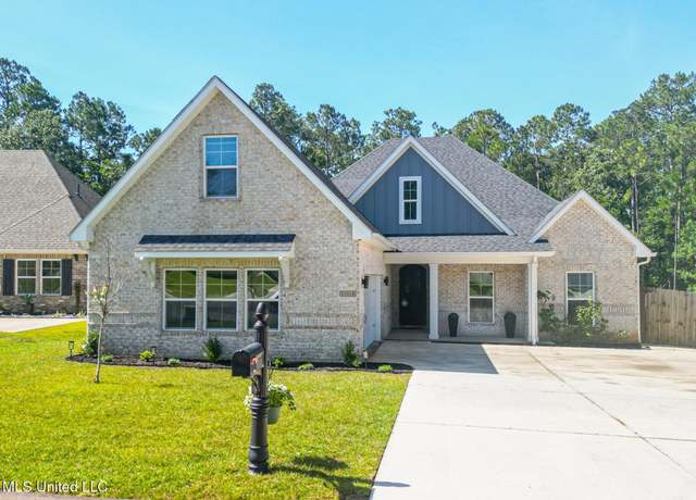 Property at 85014 Diamondhead Lakes Blvd, Diamondhead, MS 39525, 5 beds, 3 baths