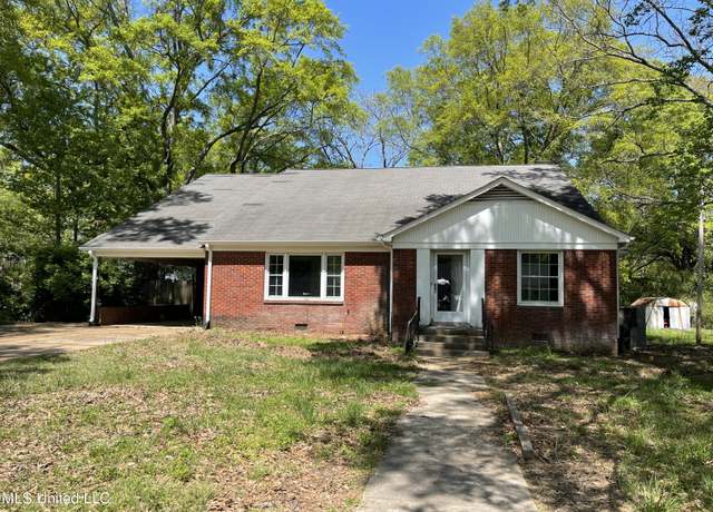 Property at 206 Bowden St, Senatobia, MS 38668, 3 beds, 2 baths