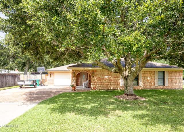 Property at 311 Bills Ave, Ocean Springs, MS 39564, 3 beds, 2.5 baths