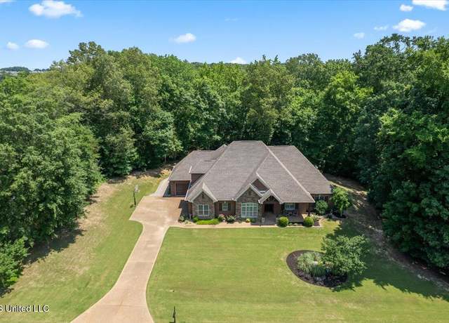 Property at 5746 Burlington Ln, Olive Branch, MS 38654, 5 beds, 3.5 baths