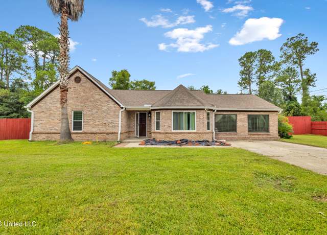 Property at 14030 Lavelle Dr, Gulfport, MS 39503, 3 beds, 2.5 baths