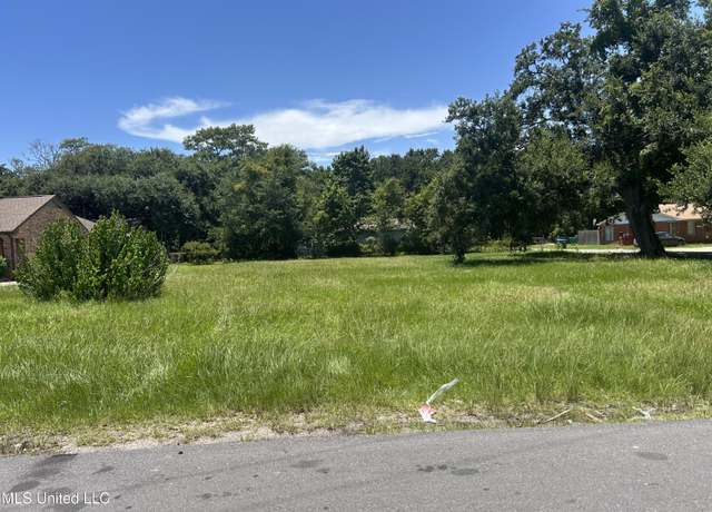 Property at 1721 Mantou St, Pascagoula, MS 39567