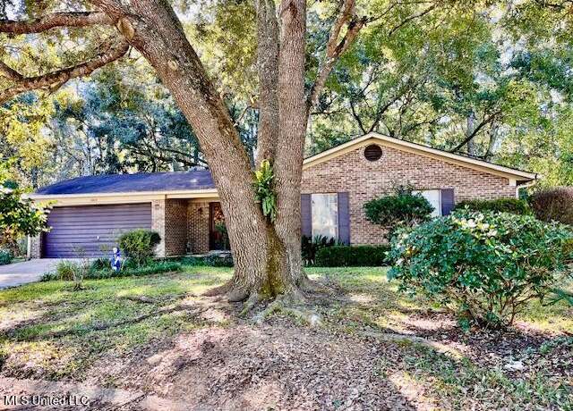 Property at 2413 Northridge Dr, Gautier, MS 39553, 3 beds, 2 baths