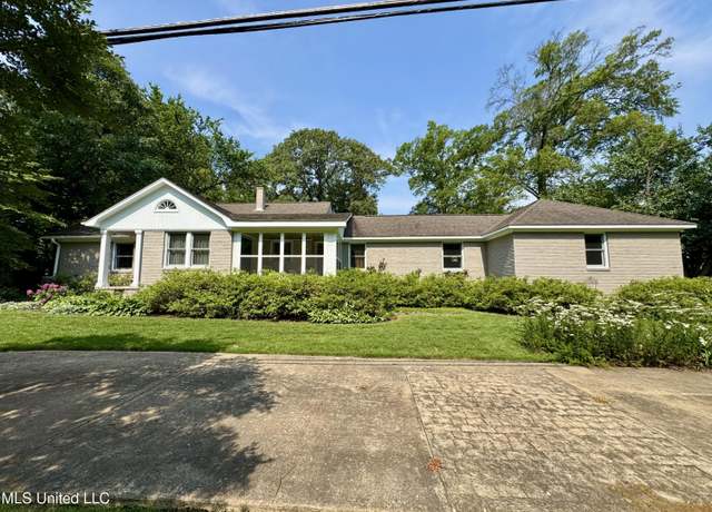 Property at 2293 Elm St, Hernando, MS 38632, 3 beds, 2.5 baths