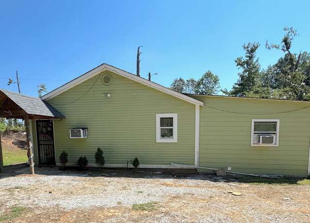 Property at 853 Lakeside Dr, Walnut, MS 38683, 2 beds, 1.5 baths