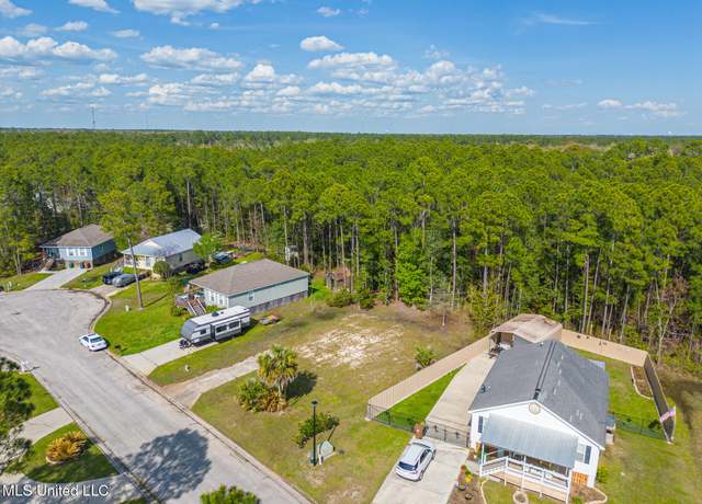 Property at 814 Deer Trail Ln, Pass Christian, MS 39571
