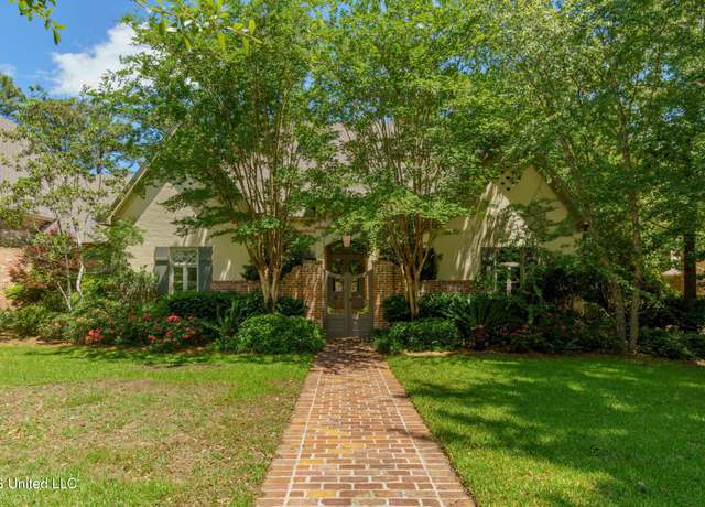 Property at 28 Millikens Bnd, Hattiesburg, MS 39402, 5 beds, 3.5 baths