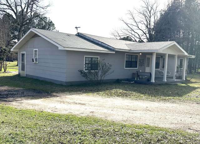 Property at 3575 Smith County Road 110, Magee, MS 39111, 4 beds, 2 baths
