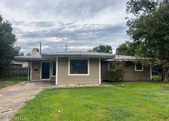 Property at 2 E Circle Dr, Vidalia, LA 71373, 3 beds, 2 baths