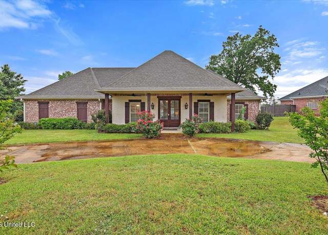 Property at 208 Grand Oak Blvd, Clinton, MS 39056, 5 beds, 2.5 baths