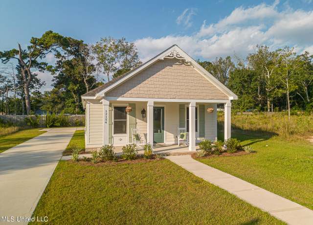 Property at 12154 Parc Aux Chenes, Gulfport, MS 39503, 3 beds, 2.5 baths