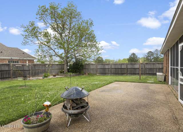 Property at 2120 Crossbridge Blvd, Byram, MS 39272, 3 beds, 2 baths
