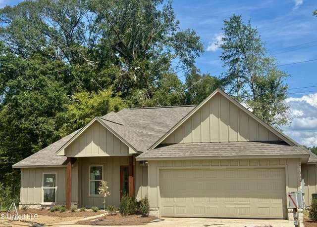Property at 421 Butternut Dr, Canton, MS 39046, 3 beds, 3 baths