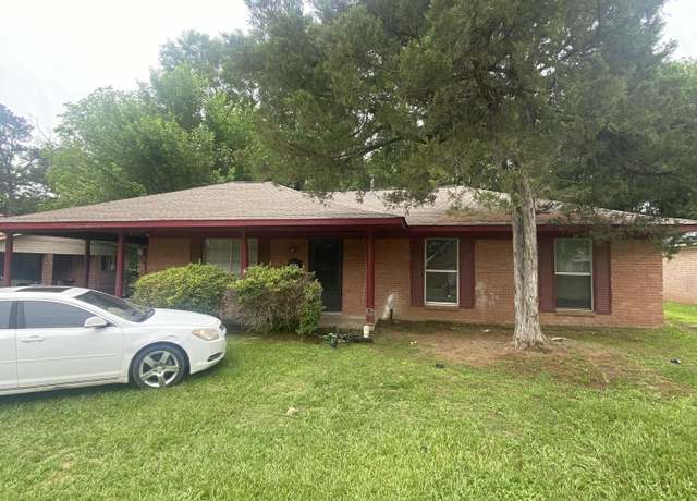 Property at 351 E Academy St, Canton, MS 39046, 3 beds, 2 baths