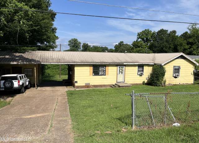 Property at 1528 Dr. M L King North, Natchez, MS 39120, 3 beds, 2 baths