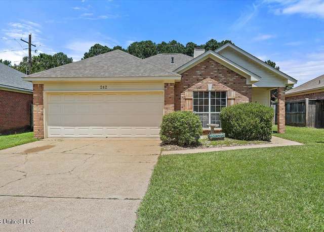 Property at 242 Commonwealth Ave, Brandon, MS 39047, 3 beds, 2 baths