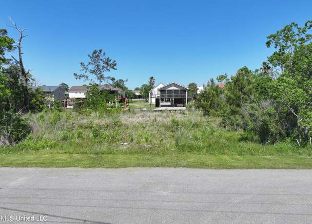 Property at 10009 Louisiana St, Bay Saint Louis, MS 39520