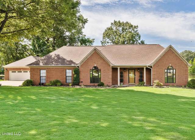 Property at 2075 Wood Hill Dr, Horn Lake, MS 38637, 3 beds, 2 baths