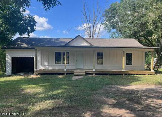 Property at 8840 Gary Road Rd, Byram, MS 39272, 3 beds, 2 baths
