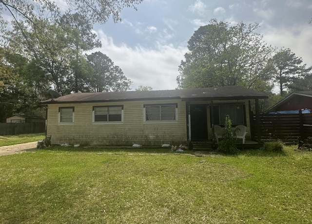 Property at 3712 Dale Ln, Moss Point, MS 39563, 3 beds, 2 baths