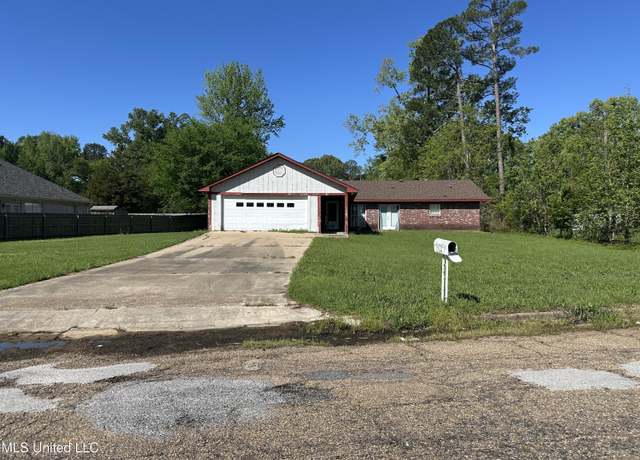 Property at 6037 Floral Dr, Jackson, MS 39206, 3 beds, 2 baths