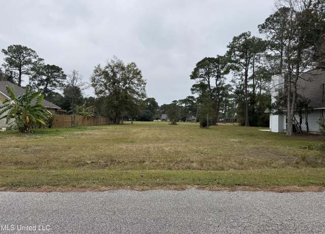 Property at 123 Country Club Dr, Pass Christian, MS 39571