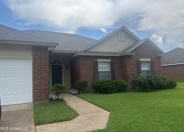 Property at 209 Kirkwood Dr, Clinton, MS 39056, 3 beds, 2 baths