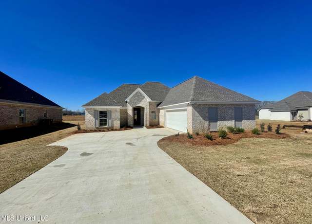 Property at 469 Aurora Cir, Canton, MS 39046, 3 beds, 2 baths