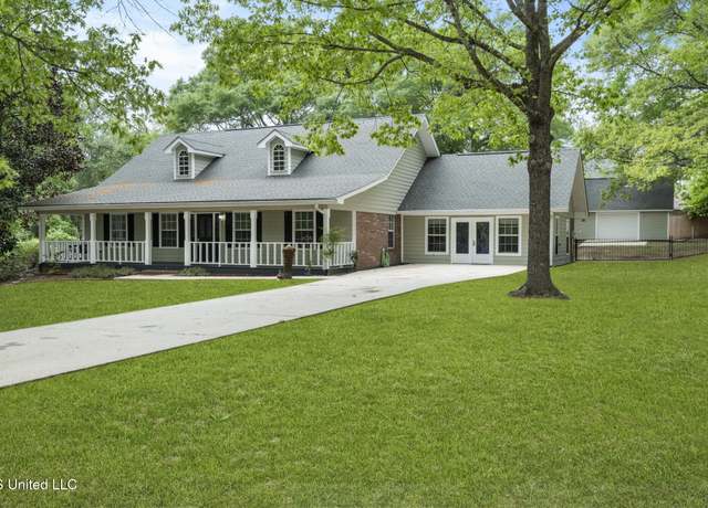 Property at 18401 Dogwood Ln, Saucier, MS 39574, 3 beds, 2.5 baths