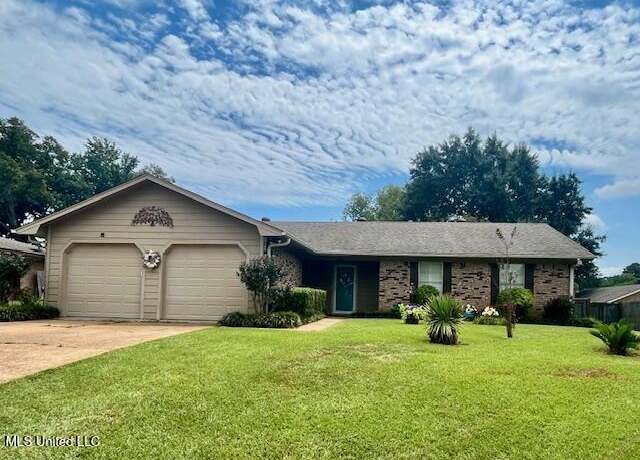 Property at 836 Black Oak Cir, Pearl, MS 39208, 3 beds, 2 baths