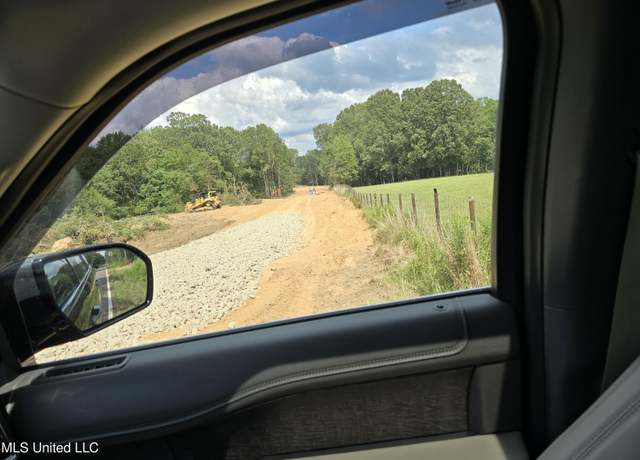 Property at 0009 Yellow Dog Rd, Senatobia, MS 38668