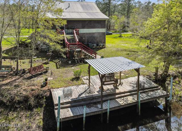 Property at 6058 3rd St, Bay Saint Louis, MS 39520, 3 beds, 2.5 baths
