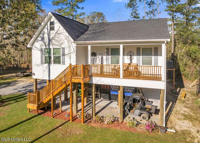Property at 6015 Choctaw Pl, Kiln, MS 39556, 3 beds, 2 baths